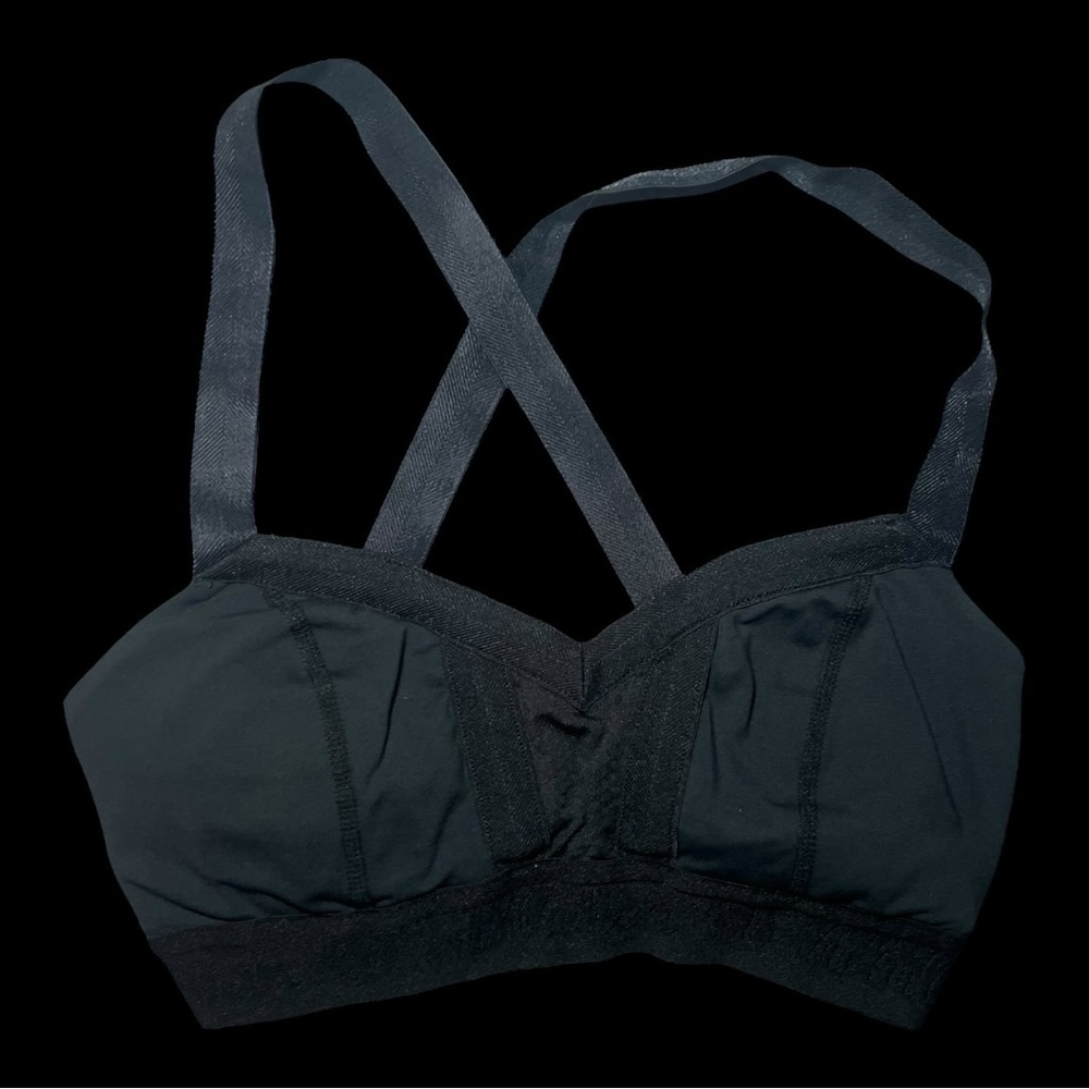 Lululemon Black Women's embroidered Logo Bra Sz 4